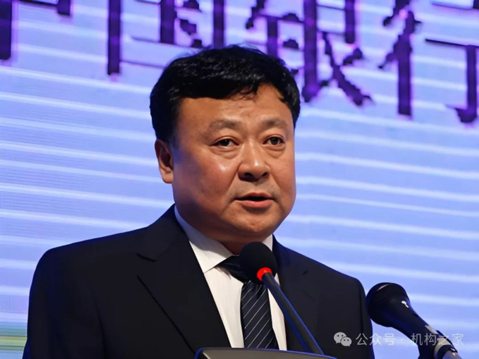 注：上图为恒丰银行原行长栾永泰。