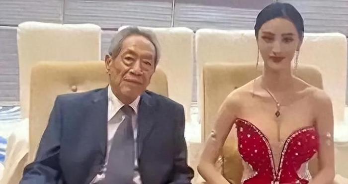 演员饶芯语：31岁嫁68岁老戏骨，婚后生一儿一女，如今成人生赢家