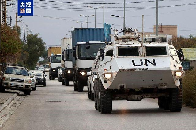 △停火协议生效后，联合国驻黎巴嫩临时部队车队在黎巴嫩南部巡逻。