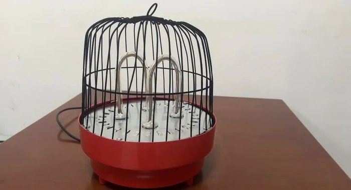 记者购买的“鸟笼取暖器”。新华社记者 张哲摄