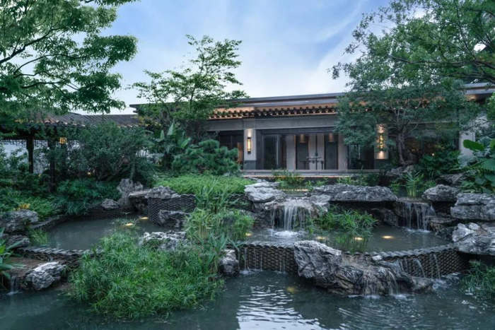 5个经典庭院案例,优秀景观设计解析!|庭院景观|卧室|自然|苏州|瀑布_新浪新闻