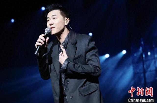 香港歌手梁汉文。岭南新民谣·粤语季新年演唱会组委会 供图