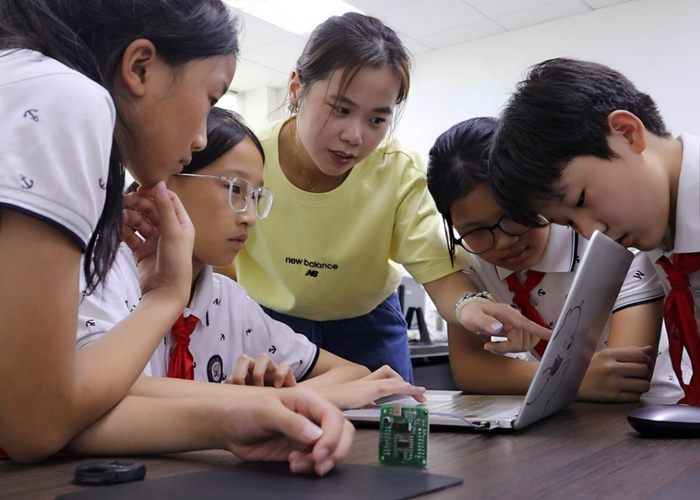培养未来人才,浙江省中小学推动人工智能教育进校园|杭州市|温州市|绍兴市|舟山市|杭州师范大学_新浪新闻