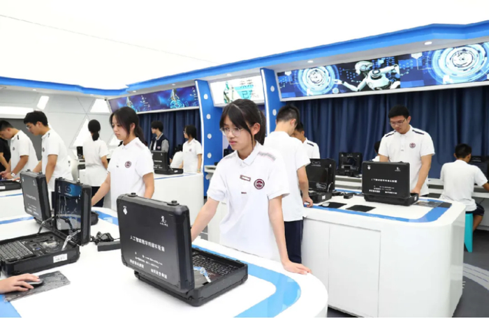 培养未来人才,浙江省中小学推动人工智能教育进校园|杭州市|温州市|绍兴市|舟山市|杭州师范大学_新浪新闻
