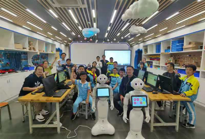 培养未来人才,浙江省中小学推动人工智能教育进校园|杭州市|温州市|绍兴市|舟山市|杭州师范大学_新浪新闻