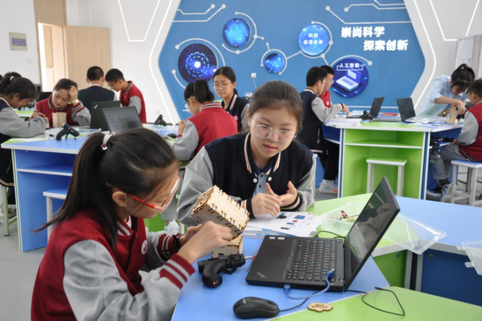 培养未来人才,浙江省中小学推动人工智能教育进校园|杭州市|温州市|绍兴市|舟山市|杭州师范大学_新浪新闻