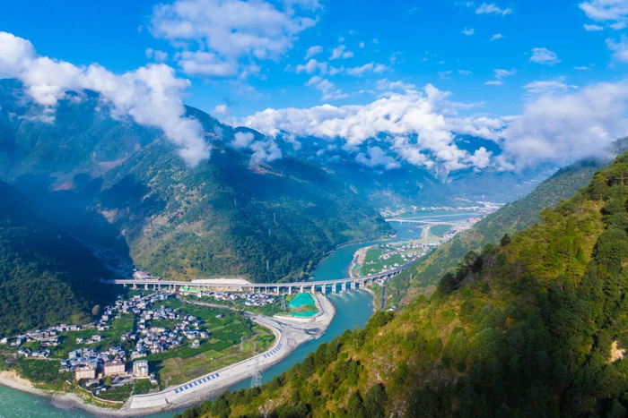 ▲泸定至石棉等高速公路项目。四川省交通运输厅