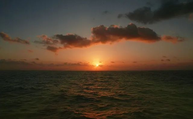 我结婚6年，孩子上幼儿园，我在学校工作，带孩子住校，周末回去都是我带娃做家务，越有责任心的女人就会活得越累吗？（干货满满）结婚六年有孩子民间说法，