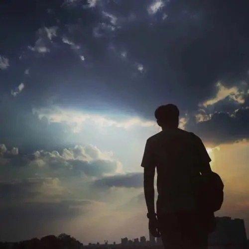 一直在成长和更新自己的人，是不会在意任何人对自己的评价的…