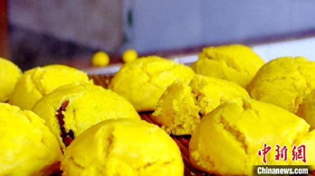 图为陕北黄馍馍。 白腾 摄