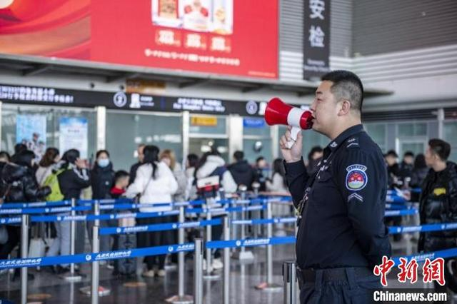 春运期间预计运送旅客184万人次。 杨凯元 摄