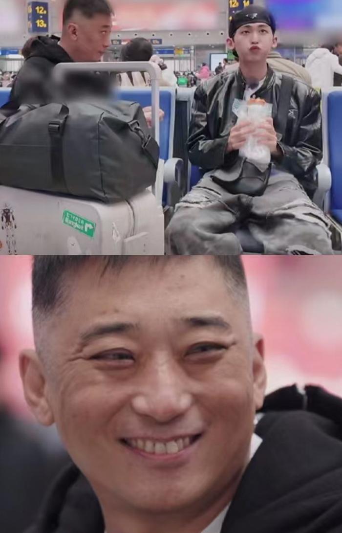 好宠溺的注视，想看成年版的爸爸去哪儿 可能父母从小陪伴不多…