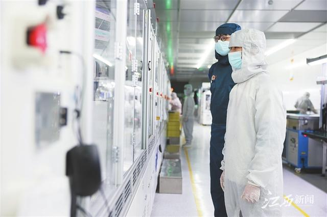 ▲赣州市同兴达电子科技有限公司生产车间。摄影｜潘 萍