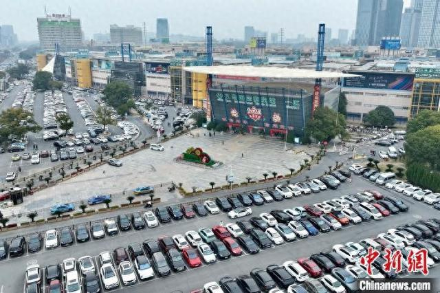 航拍义乌国际商贸城一景。金家明 摄