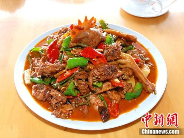 传统大盘鸡。沙湾市融媒体中心供图