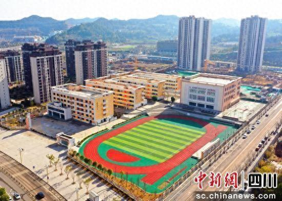 西充县惜字塔小学。廖桂华 摄