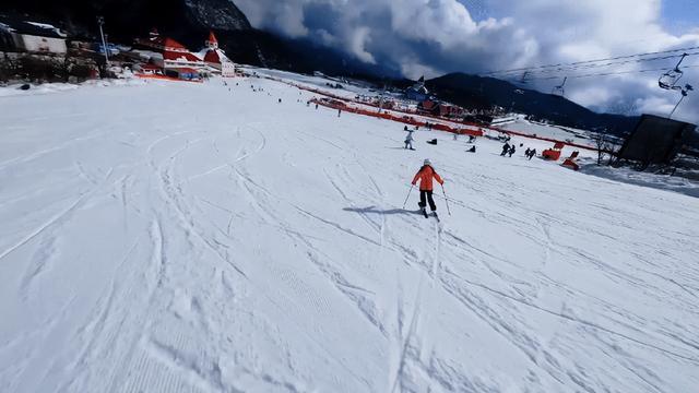 都江堰龙池滑雪场图片