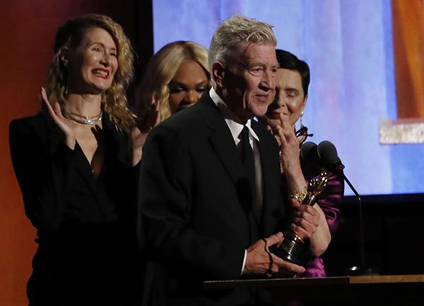 当地时间2019年10月28日，美国好莱坞，奥斯卡终身成就奖颁奖。导演大卫·林奇获奥斯卡终身成就奖。 视觉中国 资料图