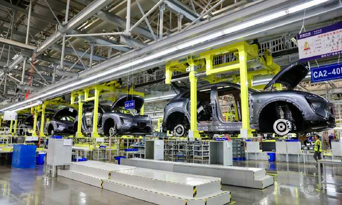  长安渝北工厂总装车间 胡瑾 摄 