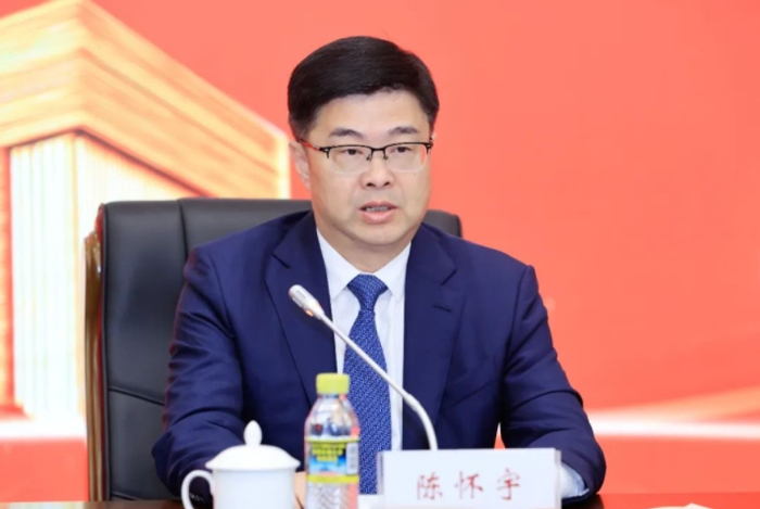 全国人大代表、中国进出口银行广东省分行行长刘亚：为企业“走出去”开辟新航线