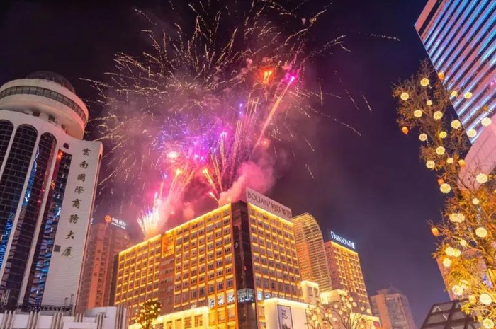 2023年五华区新春烟花秀场景