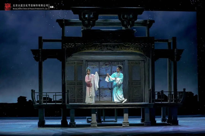 △《惊梦》融入昆曲元素