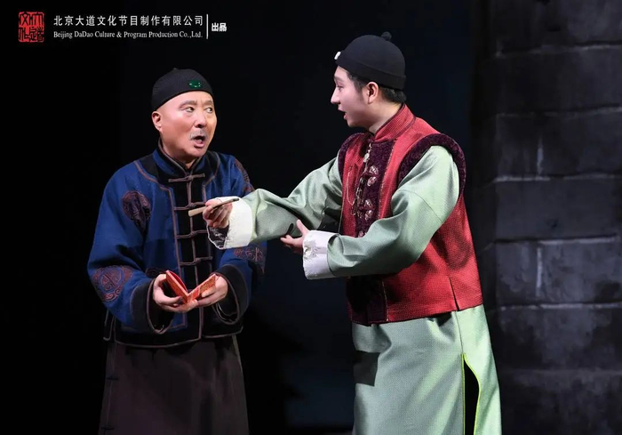 △陈佩斯与儿子陈大愚演对手戏