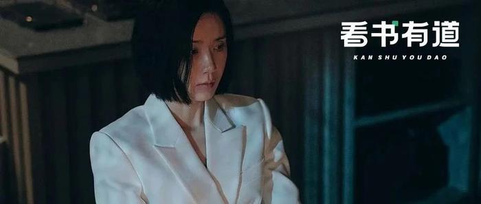 网红母女畸形关系曝光引热议：两个人的床上，睡不下三个人