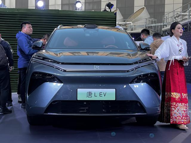 比亚迪唐L EV 观察者网摄 