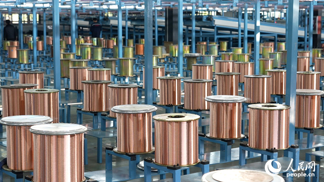 鹰潭市钲旺科技有限公司铜产业智能生产车间 人民网 孔文进摄