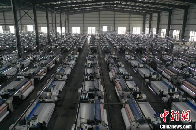 祁阳东骏纺织的生产车间。祁阳市委宣传部供图