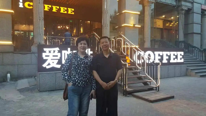 2017年，陈枰在北京采访警官袁韧/图源受访者