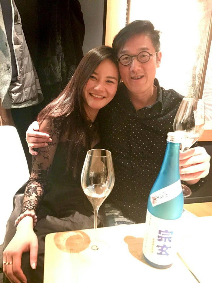 马清铿原配妻子曝光,气质优雅出身银行世家,没回应丈夫出轨九年__财经头条__新浪财经