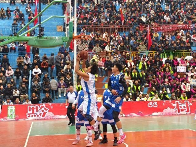 1月23日，贵州黔东南“村BA”“王中王”冠军赛现场。刘胤衡/摄