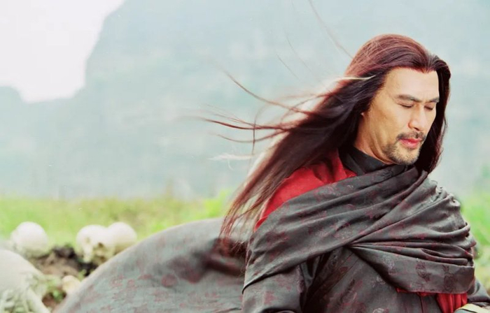 徐锦江 饰 拜月教主