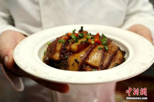 图为梅菜扣肉。杨淇越 摄