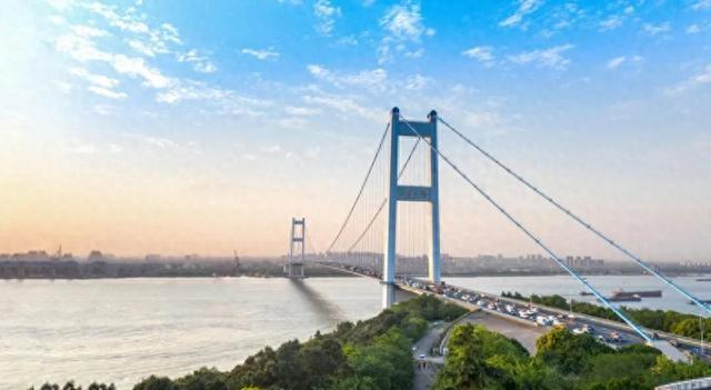 江阴大桥。江阴市委宣传部供图