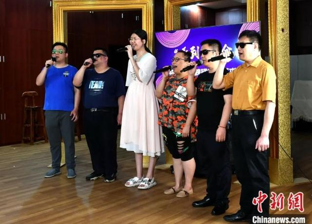 “看到”组合正在排练。中新社记者 吕明 摄