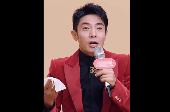 春晚最全段子合集哈哈哈哈哈！撒贝宁一听眉毛上热搜，急得在后台现场卸妆：我这是野生眉！和化妆师没关系！__财经头条__新浪财经