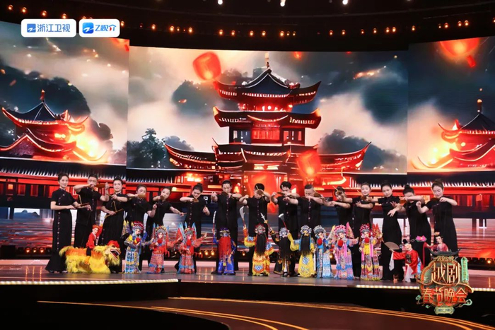 《闹花灯》