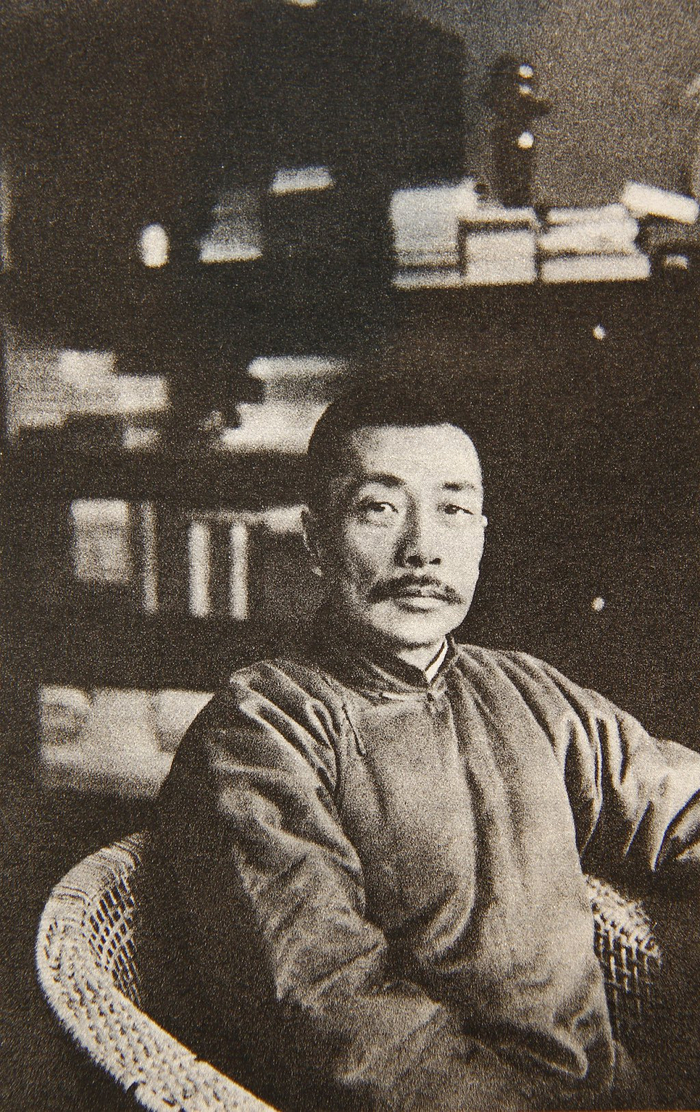 1928年3月22日，鲁迅先生在上海景云里寓中