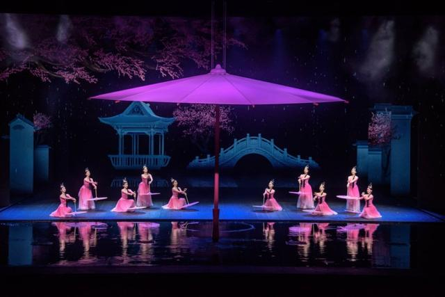 《上海千古情》演出实景。 上海千古情景区 供图