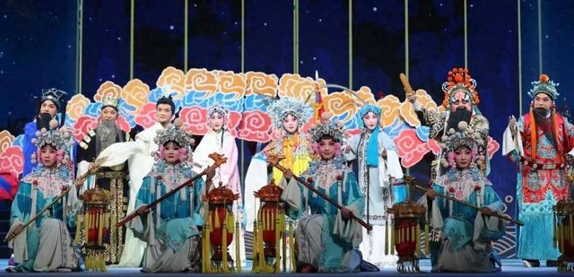 文化活动丰富 年味大餐精彩纷呈