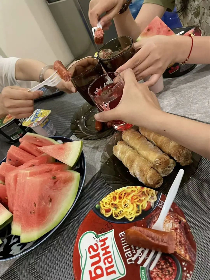 ▲夏天和朋友去乌兹别克斯坦旅行。图 / 访谈者提供