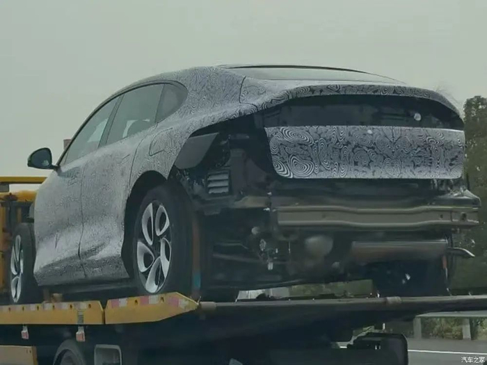 智己LS6增程版谍照