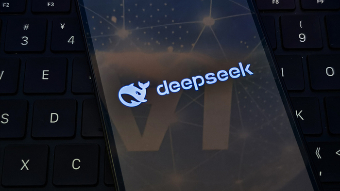 DeepSeek又刷屏！百万年薪“招兵买马”__财经头条__新浪财经