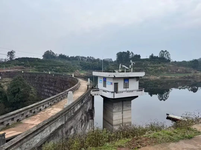 洪峰水库放水塔