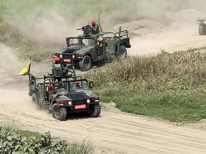 臺軍海軍陸戰(zhàn)隊66旅列裝的，配備有T20機炮的御林軍<strong></strong>悍馬機動車