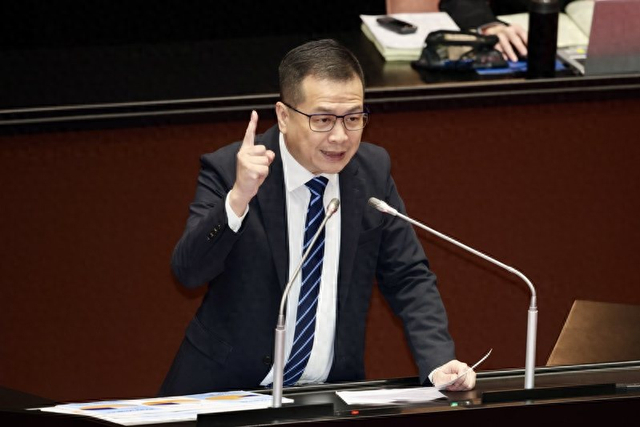 国民党籍民意代表罗智强 资料图 图源：台湾联合新闻网