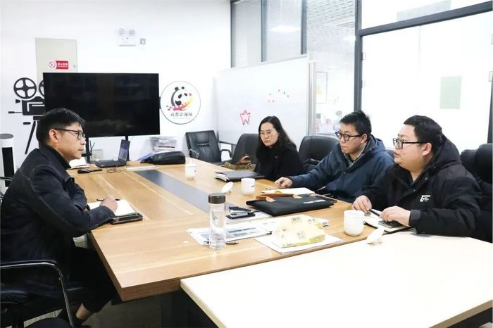 ▲成都影视城用心用情用力做好企业服务